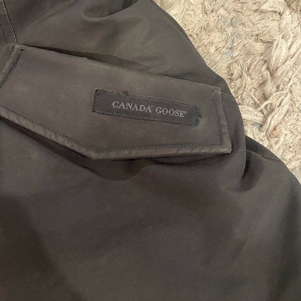 Canada gooose parka! - Picture 10 of 13